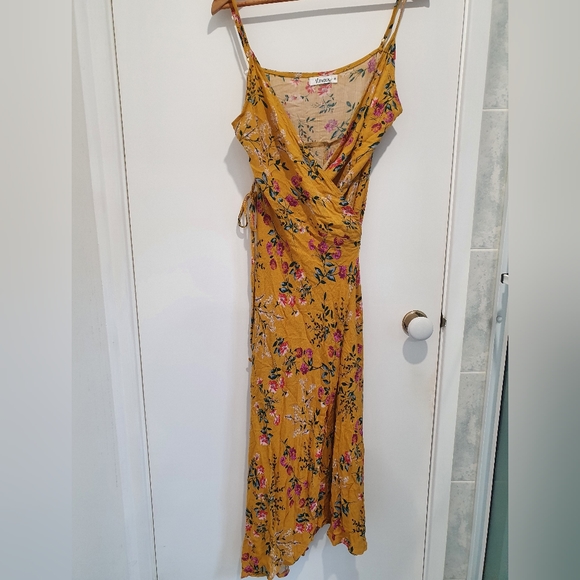 St Frock size 16 mustard floral wrap dress - Picture 4 of 6